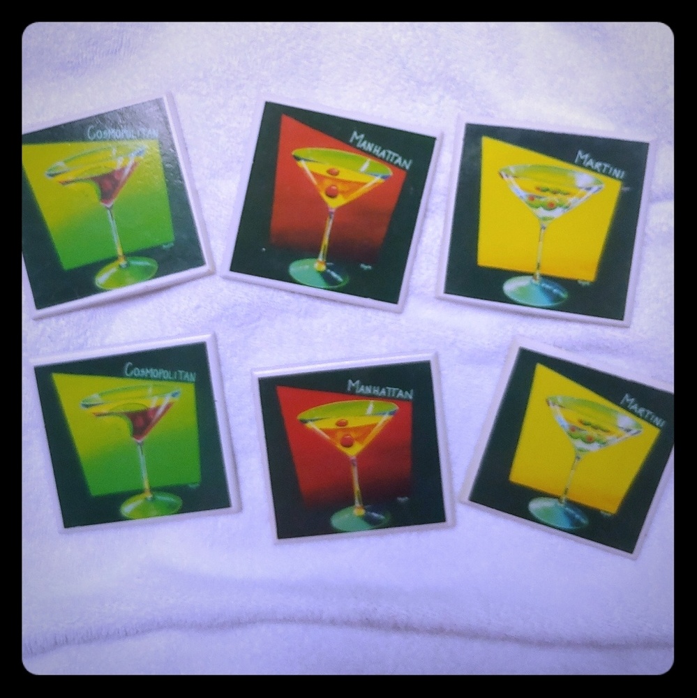 Super cute set of 6 coasters.
